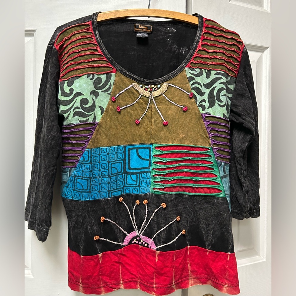 Rising International Red and Black Graphic 3/4 Sleeve Blouse